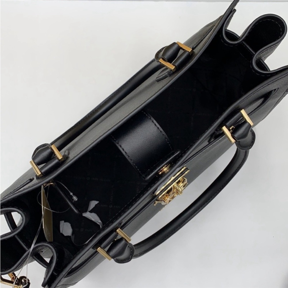 Michael Kors Hamilton Meidum
Satchel Shoulder Crossbody Bag
Black color - Picture 13 of 16